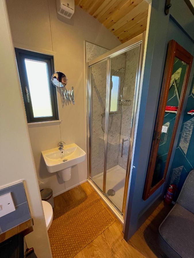 Stepping Stones Glamping Little Red Hotel Bantry Bagian luar foto