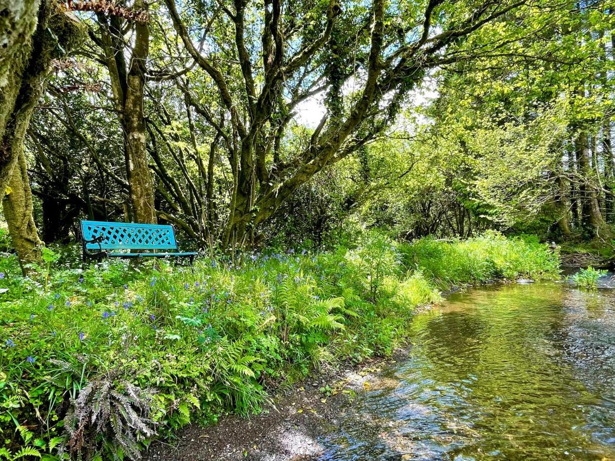 Stepping Stones Glamping Little Red Hotel Bantry Bagian luar foto
