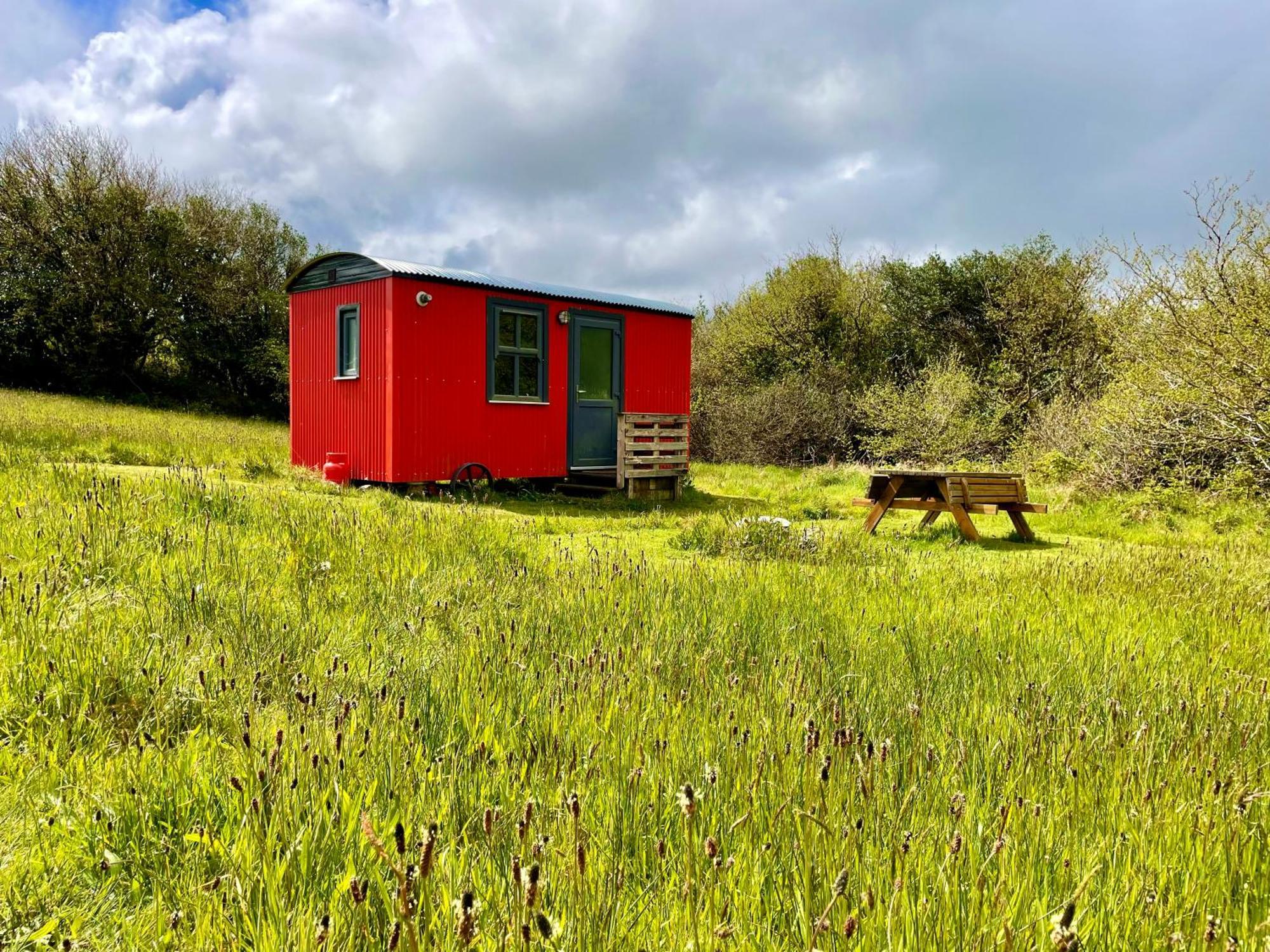 Stepping Stones Glamping Little Red Hotel Bantry Bagian luar foto